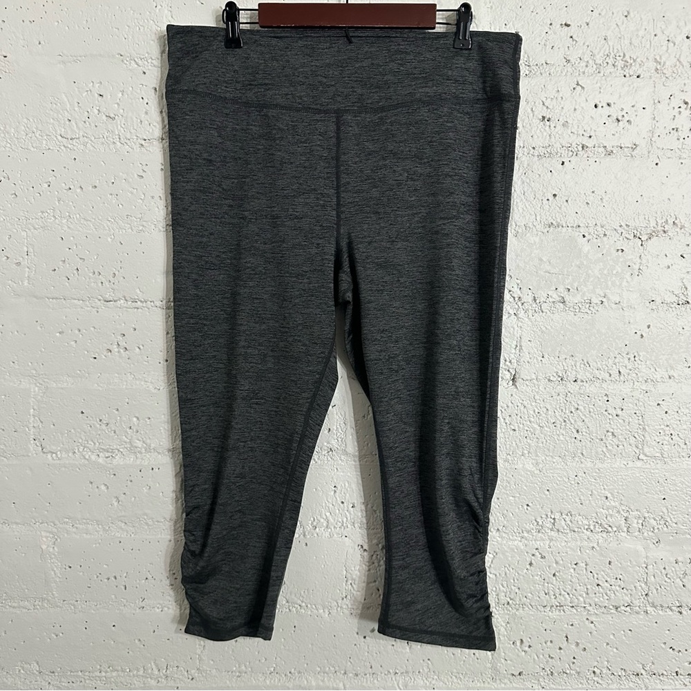 Gaiam Womens Plus Cropped Athletic Leggings 1X Heathered Gray Ruched Leg BC2
